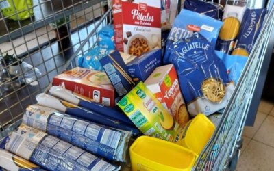 Un regard sur notre équipe des bâtiments et la distribution des denrées alimentaires au Mûrier